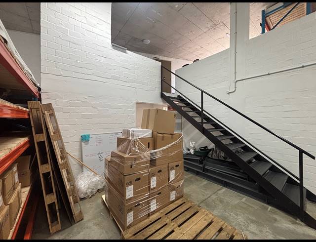 198M² WAREHOUSE TO LET IN FIRGROVE